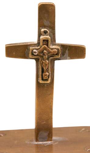 WWI Trench Art Brass Devotional Cross on Oak Plinth, c.1915–1920