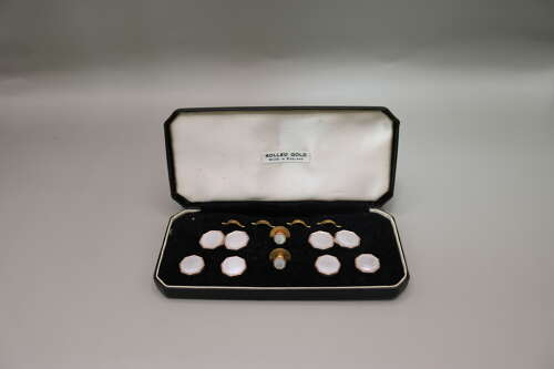 Art Deco Mother of Pearl Gentleman’s Dress Set Boxed.