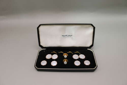 Art Deco Mother of Pearl Gentleman’s Dress Set Boxed.