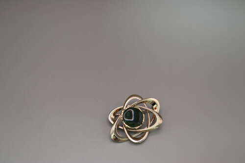 Ariki New Zealand Nephrite Jade Orbital Brooch 22ct Gold Plated